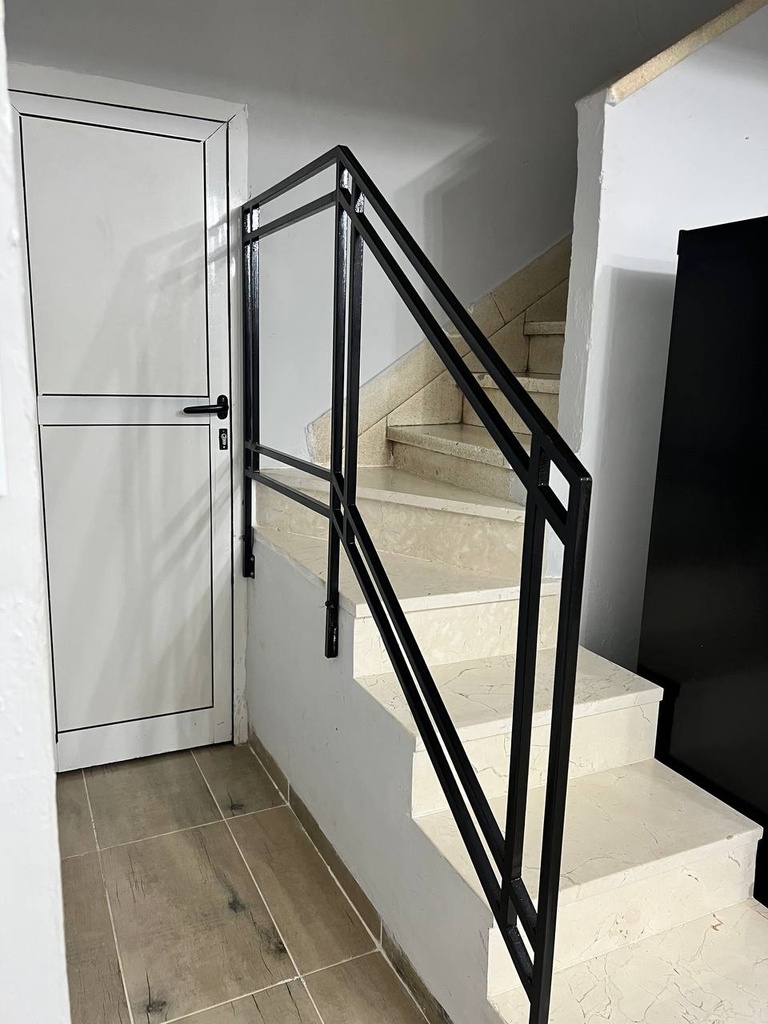 Baranda desmontable para escalera