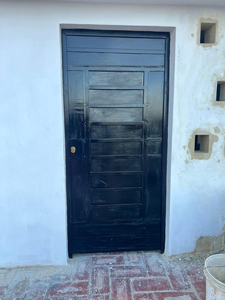 Puerta Metálica de Chapa de Acero con Ventana