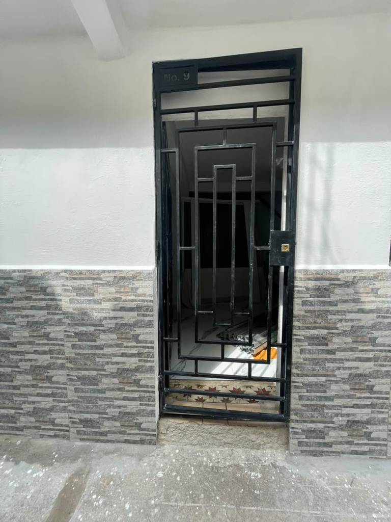 Reja de Seguridad Decorativa "Líneas Paralelas"